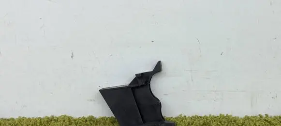 Opel Meriva B Radiator mount bracket 13334028