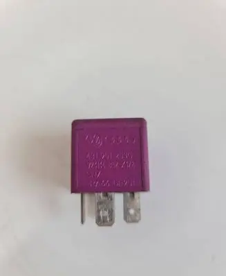 Volkswagen PASSAT B6 Other relay 431951253G V23134B523332