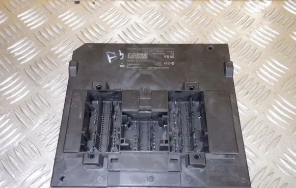 Volkswagen Golf VII Comfort/convenience module 5q0937084G