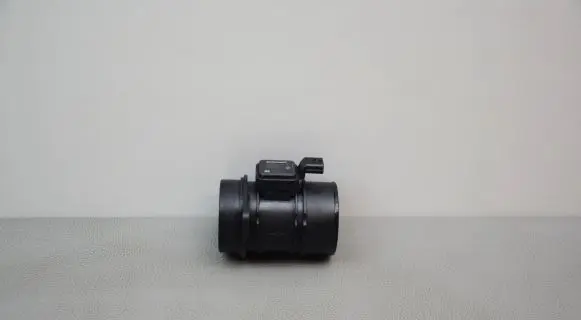 Nissan Juke I F15 Mass air flow meter 5WK97021 8200682558