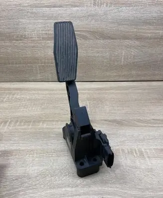 Opel Astra J Accelerator throttle pedal 09128851 0281002278
