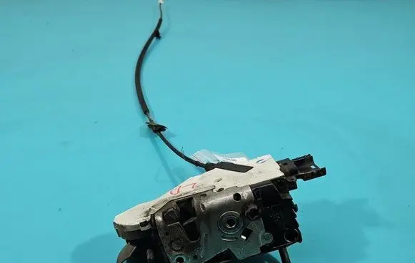 Peugeot 207 Front door lock 24087158 IMPRK1498897
