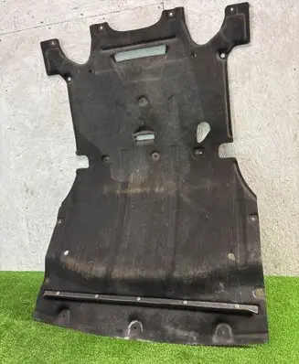 Porsche Macan (95B) Engine splash shield/under tray 95B863821A 95B863821