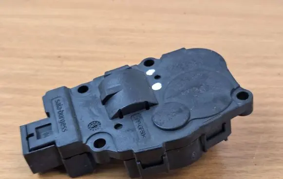 Volvo XC60 Air flap motor/actuator K9749007 21062016
