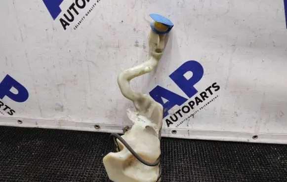 Volkswagen New Beetle Windshield washer fluid reservoir/tank 1C0955453M