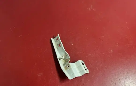 BMW X2 F39 Fender mounting bracket 7435946
