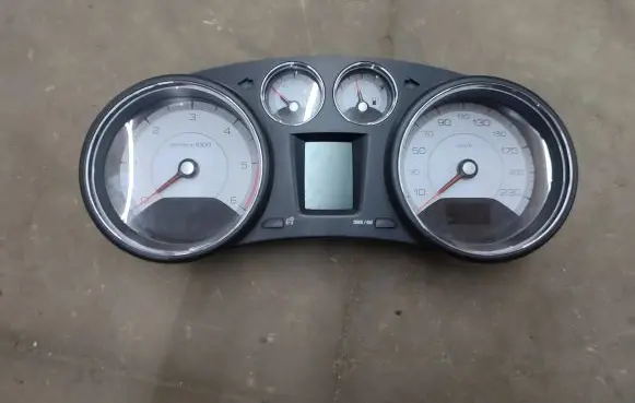 Peugeot 308 SW Speedometer (instrument cluster) 9665107680