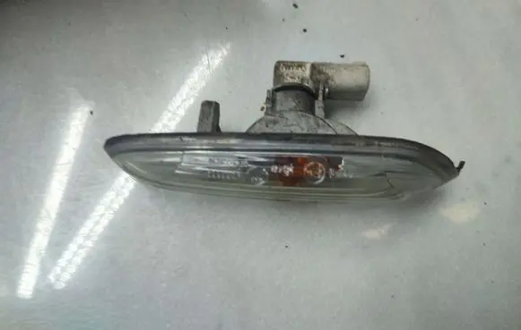 BMW 3 E90 E91 Front fender indicator light