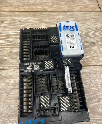 BMW X3 G01 Fuse module 6828075