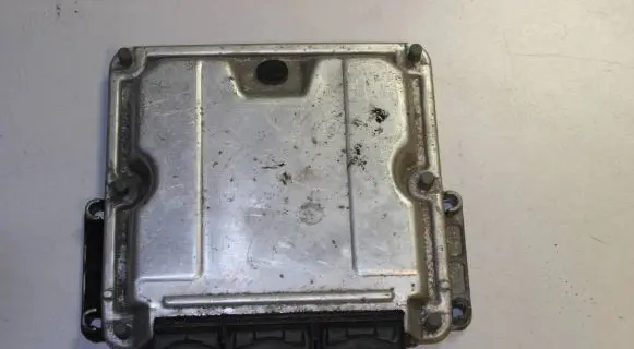 Renault Laguna II Engine control unit/module 8200309318 8200309329 0281011325