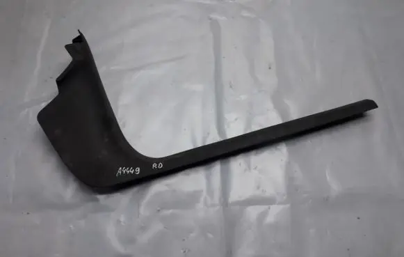 Ford Focus Front sill trim cover 3m51r13300a 3m51-r13300-a