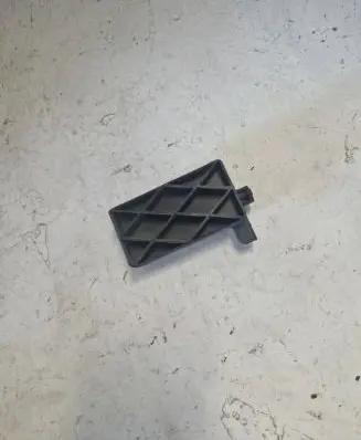 Volvo V70 Radiator mount bracket 31368196