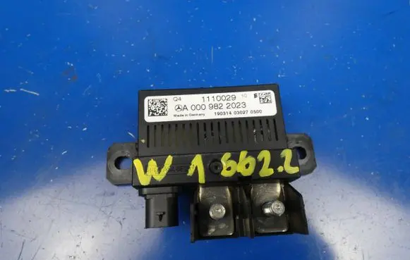 Mercedes-Benz ML AMG W166 Charging relay A0009822023 1110029