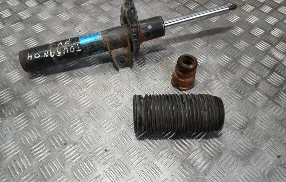 Volkswagen Touran I Front shock absorber/damper 8249040047 3AE91A