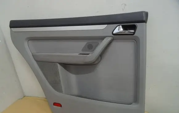 Volkswagen Touran I Rear door card panel trim
