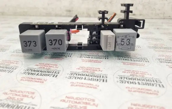 Volkswagen Golf V Fuse module 1K1937503