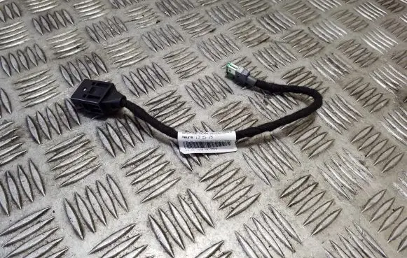 Peugeot 308 USB socket connector 9806048080