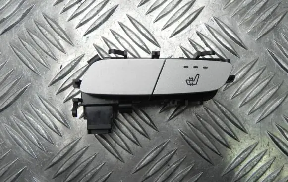 Mercedes-Benz C AMG W205 Seat heating switch A2059050404 T389