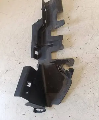 Volkswagen PASSAT B6 Intercooler air guide/duct channel 3C0121284