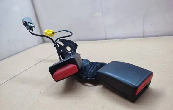 Jaguar XE Rear seatbelt buckle GX73613K21