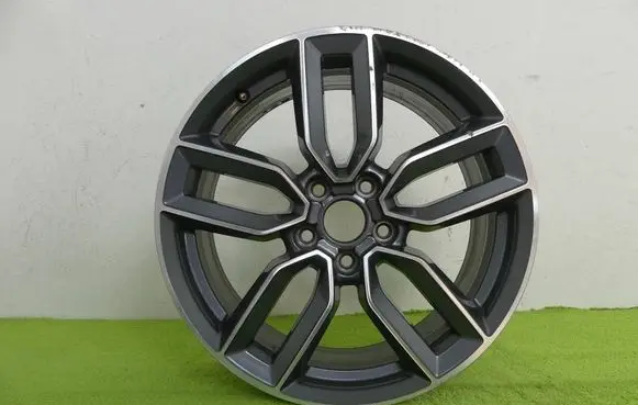 Audi A3 S3 8V R18 alloy rim 8V0601025M