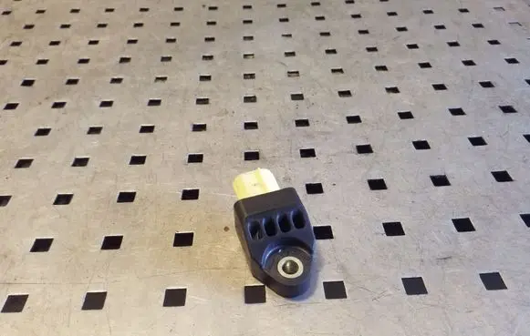 Subaru Legacy Airbag deployment crash/impact sensor 98235AG070