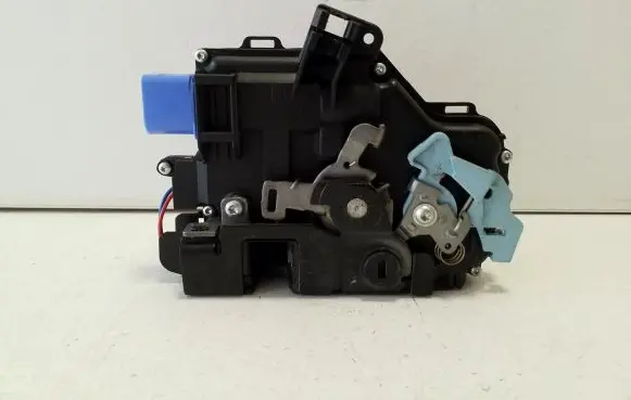 Volkswagen Golf Plus Rear door lock 7L0839016D