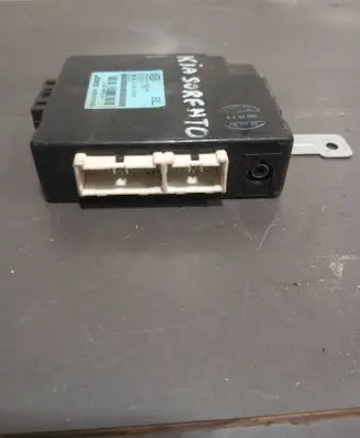 KIA Sorento Door central lock control unit/module 954003E300 2182700581
