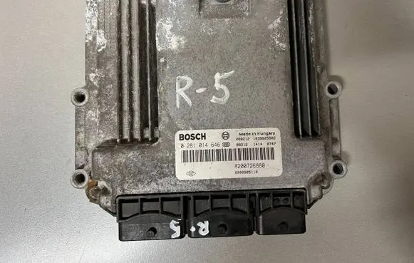 Renault Laguna III Engine control unit/module 8200905110 0281014646 8200726880
