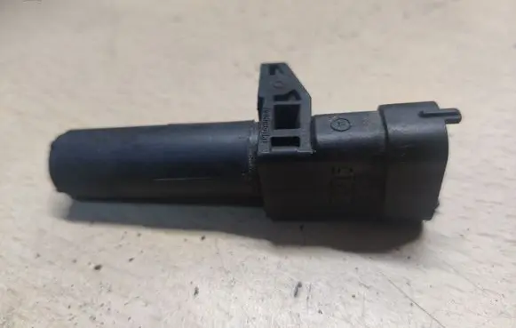 Infiniti Q70 Y51 Crankshaft position sensor A2769050700