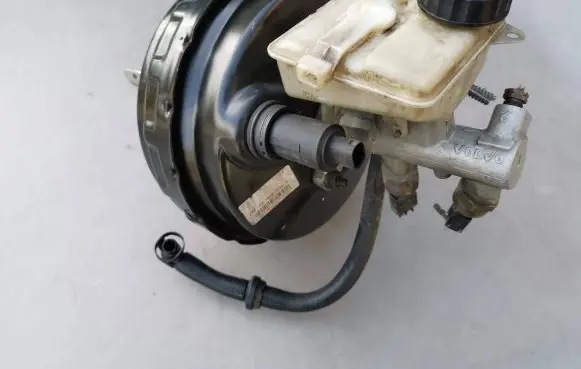 Volvo XC70 Brake booster P30714320 P08619463