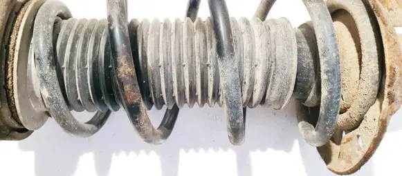 Volkswagen Golf VI Front coil spring