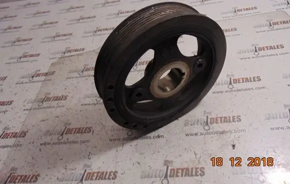 Toyota Avensis T270 Crankshaft pulley 134080R030