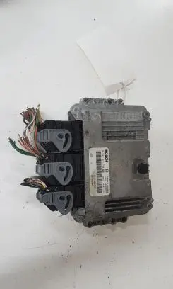 Renault Megane III Engine control unit/module 0281015798 237100055R 237100870R