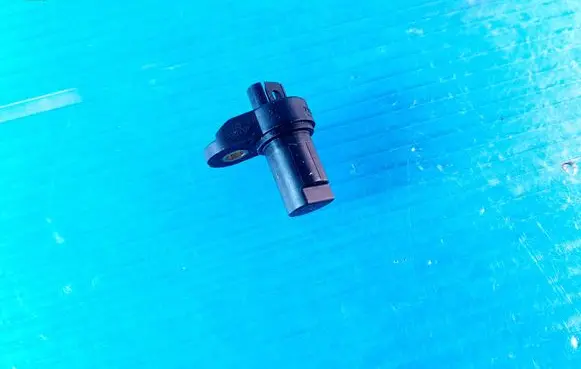 BMW 5 E60 E61 Camshaft position sensor 754899503