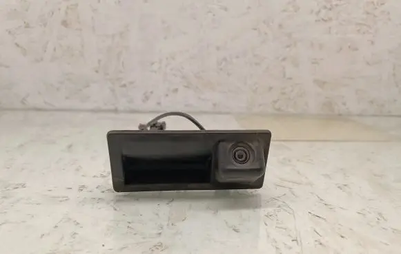 Volkswagen PASSAT B6 Tailgate handle with camera 5N0827566
