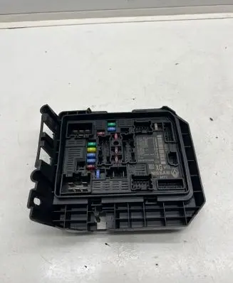 Renault Captur II Fuse module 284B78143R