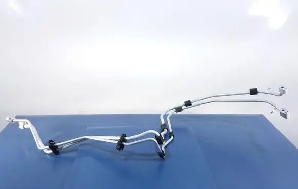 BMW X7 G07 Air conditioning (A/C) pipe/hose 6813590