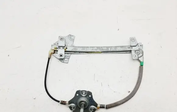 Rear door manual window regulator