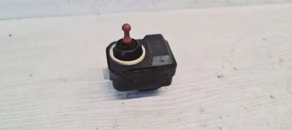 Nissan Micra Headlight level adjustment motor 07060323139