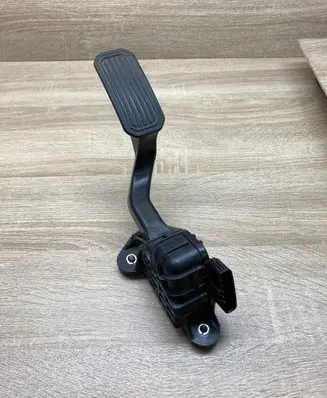 Toyota Prius (NHW20) Accelerator throttle pedal 7812047050 1988003200