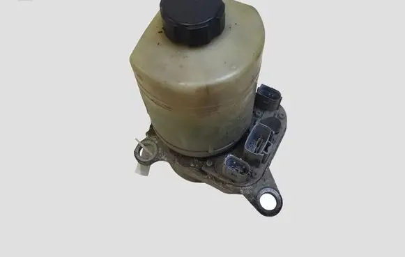 Ford Focus Power steering pump 4M513K514BF