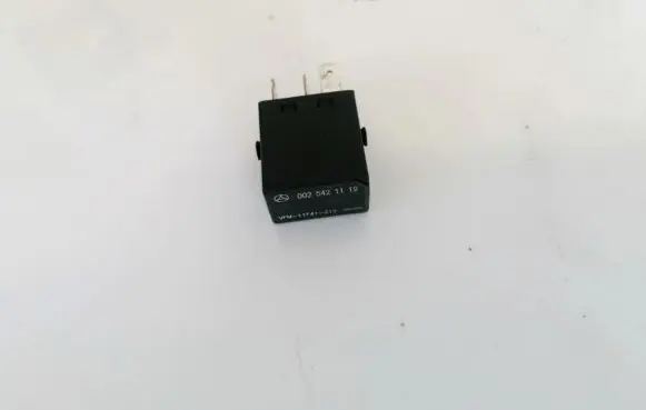 Mercedes-Benz ML W164 Other relay 0025421119 v23074