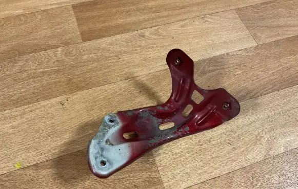 Volkswagen Golf V Fender mounting bracket 1K5821138