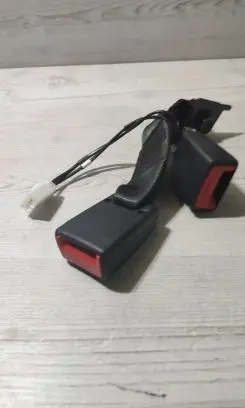 KIA Rio Rear seatbelt buckle