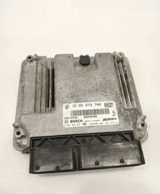 Opel Corsa D Engine control unit/module 55573706 55575350 0281016811