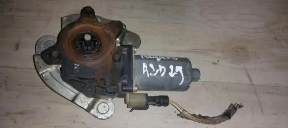 Renault Megane I Front door window regulator motor 