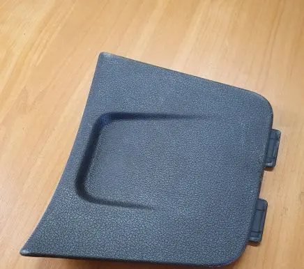 Trunk/boot lower side trim panel