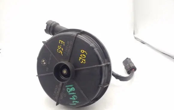 BMW 7 E65 E66 Secondary air pump 7528439 752843901