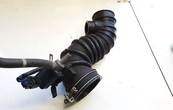 Toyota Corolla E120 E130 Air intake hose/pipe 1788122130 17881-22130